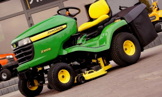 John Deere X R V Twin Kawasaki Trak Tom