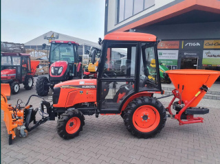 Traktor komunalny całoroczny Kubota B2441 24KM kabina+pług+solarka