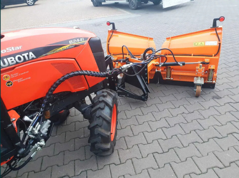 Traktor komunalny całoroczny Kubota B2441 24KM kabina+pług+solarka