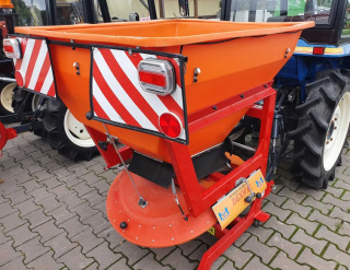 Traktor komunalny całoroczny Kubota B2741 kabina pług strzałka solarka