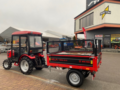 Massey Fergusson 6028 z kabiną i przyczepką Metal-Fach