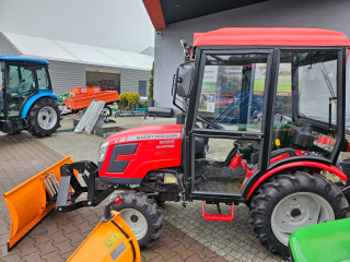 Massey Fergusson 6028 + pług : ZESTAW ZIMOWY