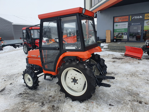 Traktor Kubota x20 z ogrzewaną kabiną