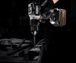 DEWALT Mclaren Wiertarko Wkrętarka z udarem 2x5 Ah DCD85MP2T-QW