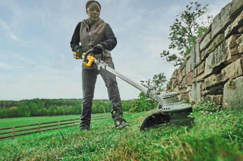 DeWALT Akumulatorowa pilarka na wysięgniku