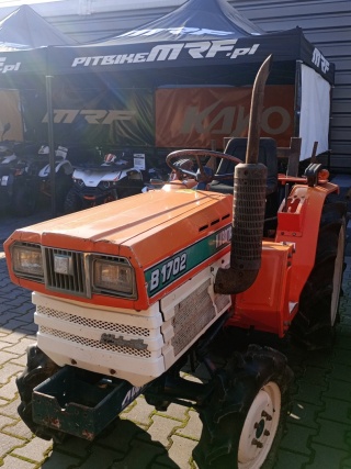 Ciągnik Kubota B7102