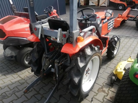 Ciągnik Kubota GB-18