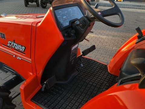 Ciągnik Kubota Saturn X24