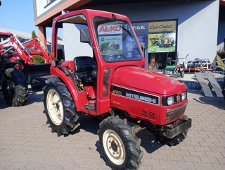 Ciąnik Mitsubishi MT205 Z Półkabiną