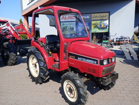 Ciąnik Mitsubishi MT205 Z Półkabiną