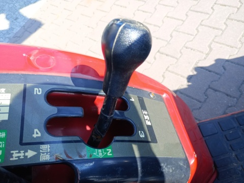 Ciąnik Mitsubishi MT205 Z Półkabiną