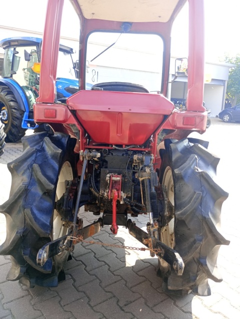 Ciąnik Mitsubishi MT205 Z Półkabiną