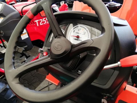 Nowy traktor japoński Kubota A211N 4x4 diesel 21KM