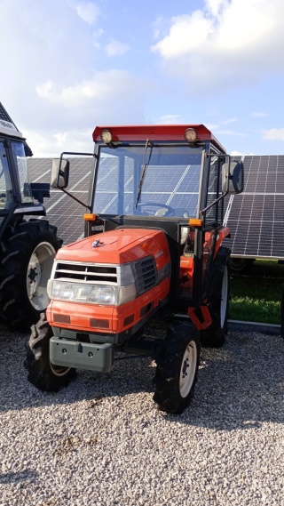 Ciągnik Kubota Grandel Gl 240 Z Kabiną