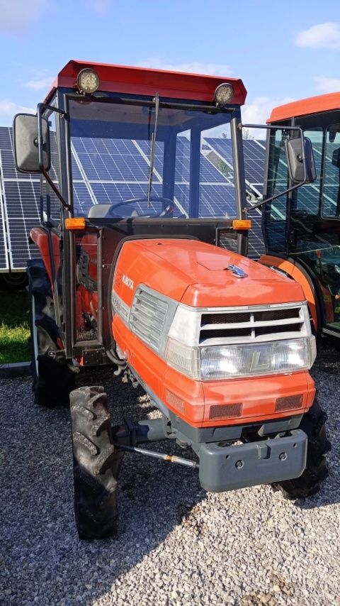 Ciągnik Kubota Grandel Gl 240 Z Kabiną