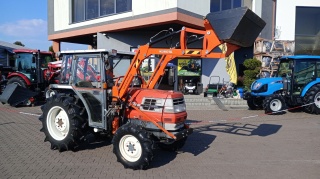Ciągnik Kubota GL-29 z Kabiną i Ładowaczem