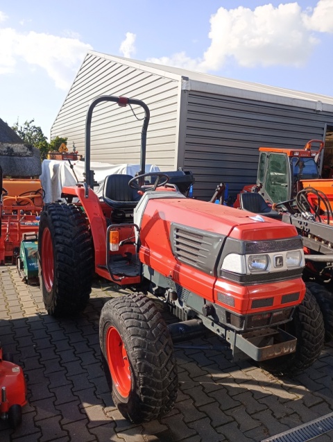 Ciągnik Kubota 4200