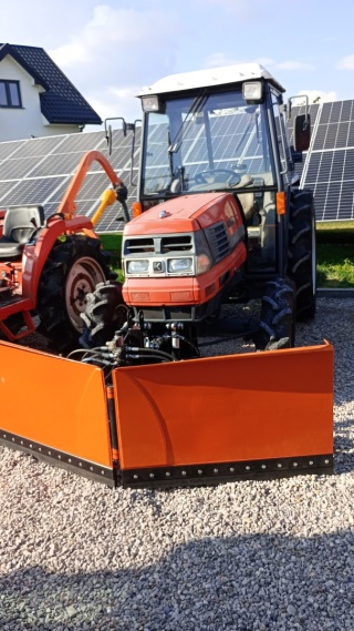 Ciągnik Kubota Grandel 3680 z Kabiną i Pługiem typu V