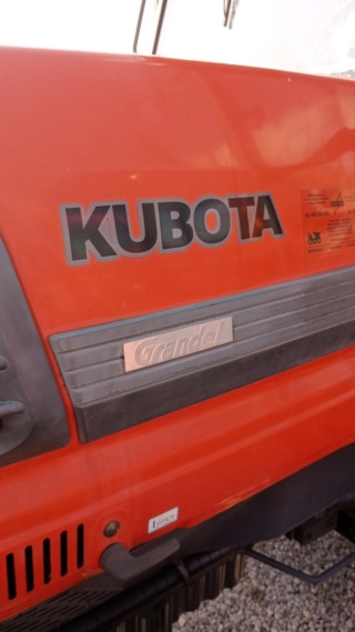 Ciągnik Kubota Grandel 3680 z Kabiną i Pługiem typu V