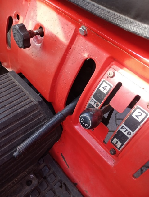 Ciągnik Yanmar FX28D