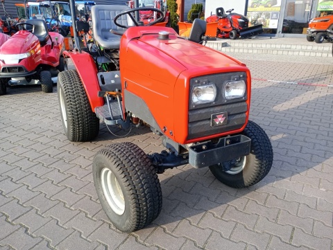 Ciągnik Massey Fergusson 1205