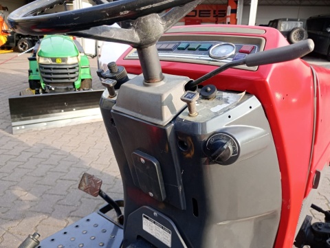 Ciągnik Massey Fergusson 1205