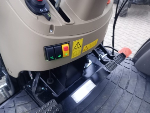 Ciągnik rolniczy LOVOL M404 - 40 KM