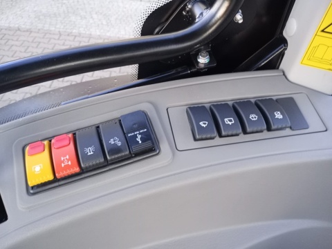 Ciągnik rolniczy LOVOL M754 - 75 KM