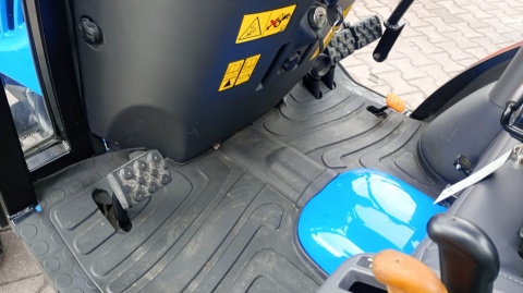 Miniciągnik LS XJ25 z kabiną - 25 KM