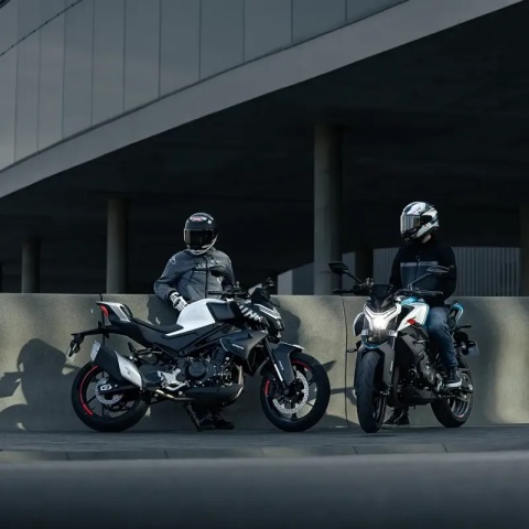 Motocykl CFMOTO 450NK