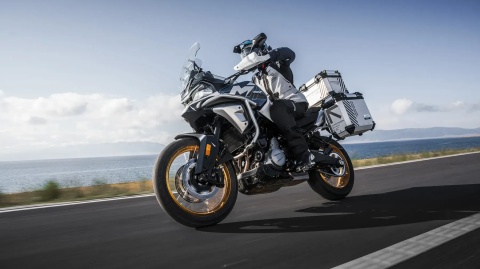 Motocykl CFMOTO 700 MT 2025