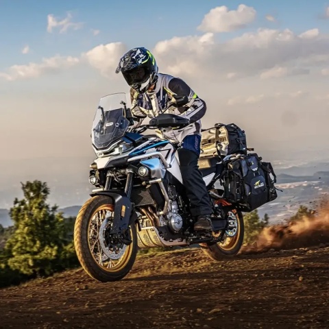 Motocykl CFMOTO 800 MT Explore