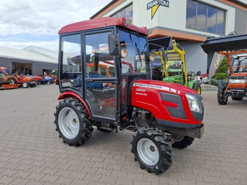 Miniciągnik Massey Fergusson 6028 z kabiną - 28 KM