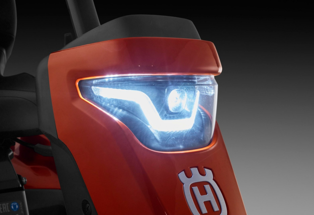 Husqvarna R 216T AWD Husqvarna R 216T AWD