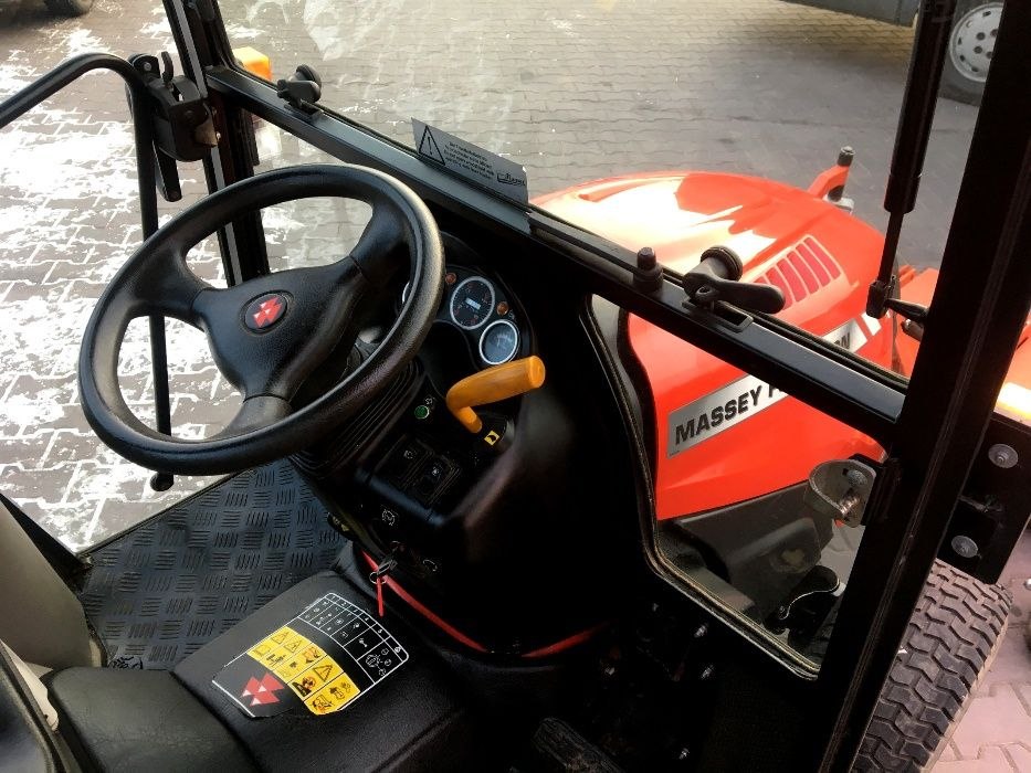 Traktorek komunalny kosiarka Massey Ferguson 28 KM diesel 4WD faktura Radomsko - image 1