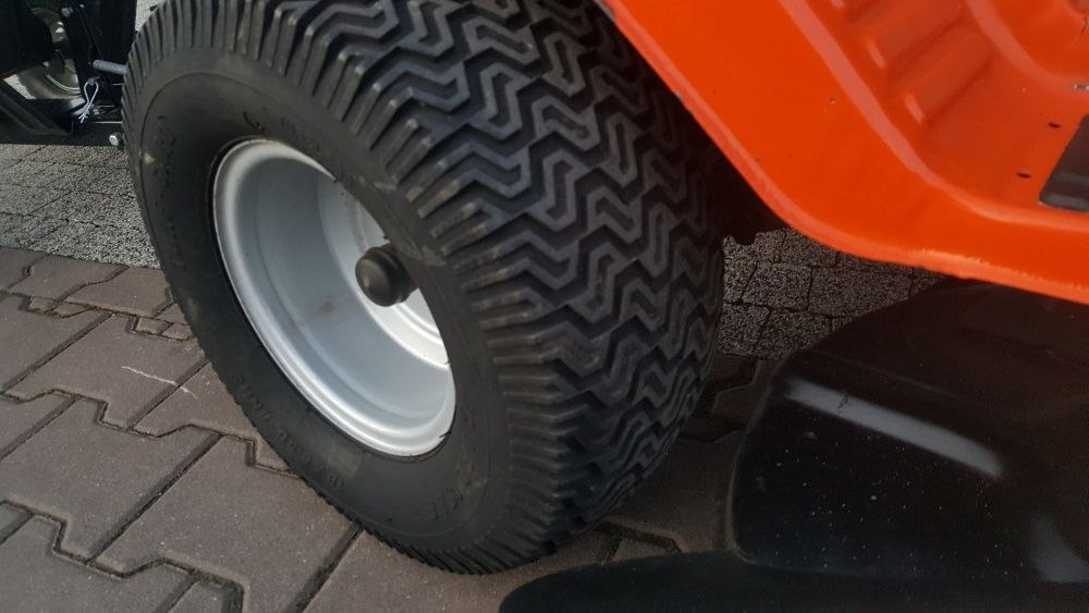 Traktor ogrodowy kosiarka samojezdna Husqvarna LT130 13KM manual 5+R Radomsko - image 1