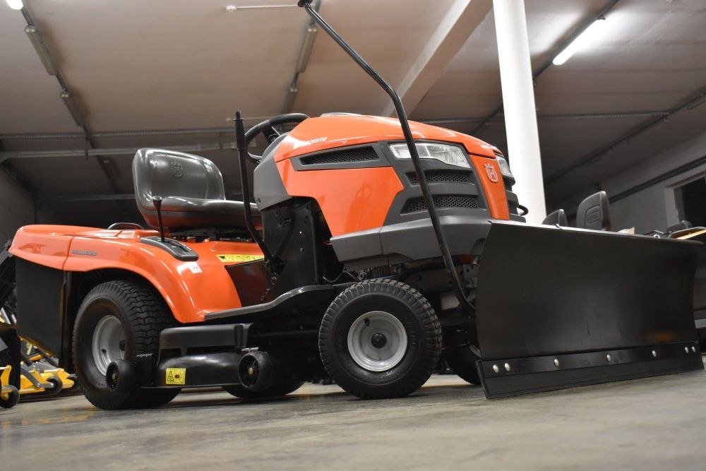 Traktor ogrodowy Husqvarna CTH150 V2 KAWASAKI 15KM POMPA pług śnieżny Radomsko - image 1