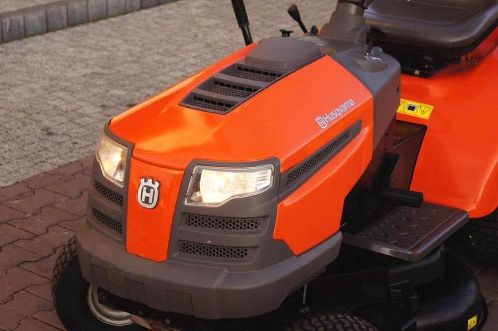 Kosiarka traktorek HUSQVARNA CTH 191+pług śnieżny,jak nowa, gwarancja Radomsko - image 1