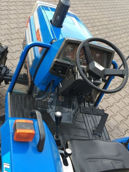 Ciągnik Traktor ISEKI Landleader TU 270, 27 KM 4x4, rewers wspomaganie Radomsko - image 1