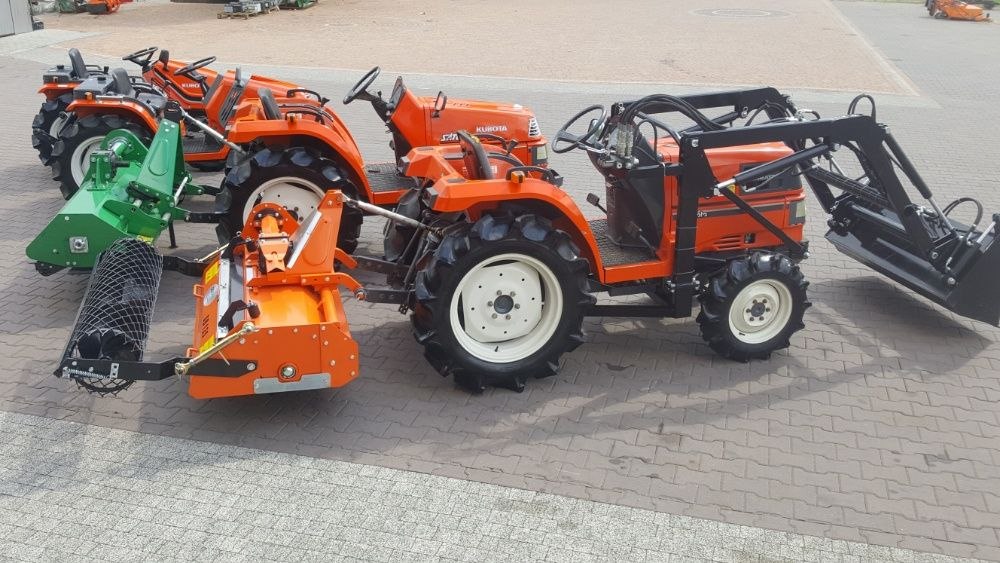 Traktorek Kubota GT3 12 biegów, diesel 4WD 21 KM 4 cylindry + ładowacz Radomsko - image 1