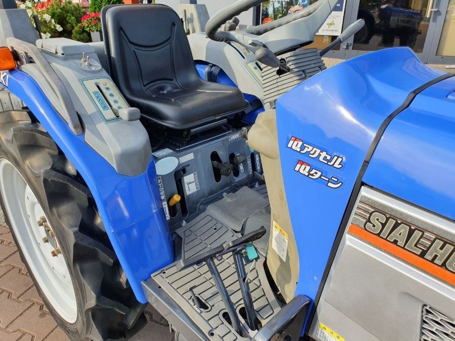 Traktor japoński ISEKI SIAL HUNTER 22 KM wspomaganie AWD ładowacz TUR Radomsko - image 1
