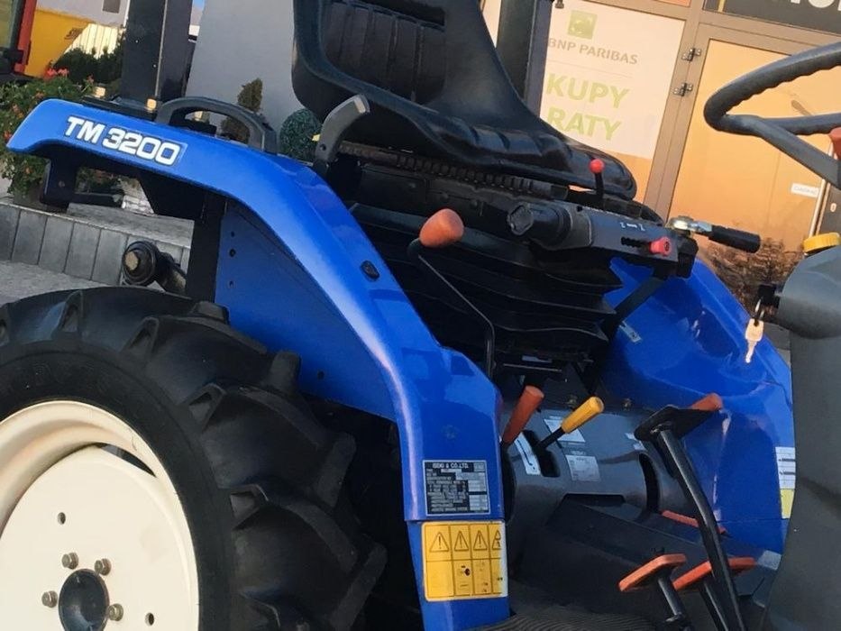 Minitraktorek ogrodniczy ISEKI TM 3200 wspomaganie 4WD 20KM hydrostat Radomsko - image 1