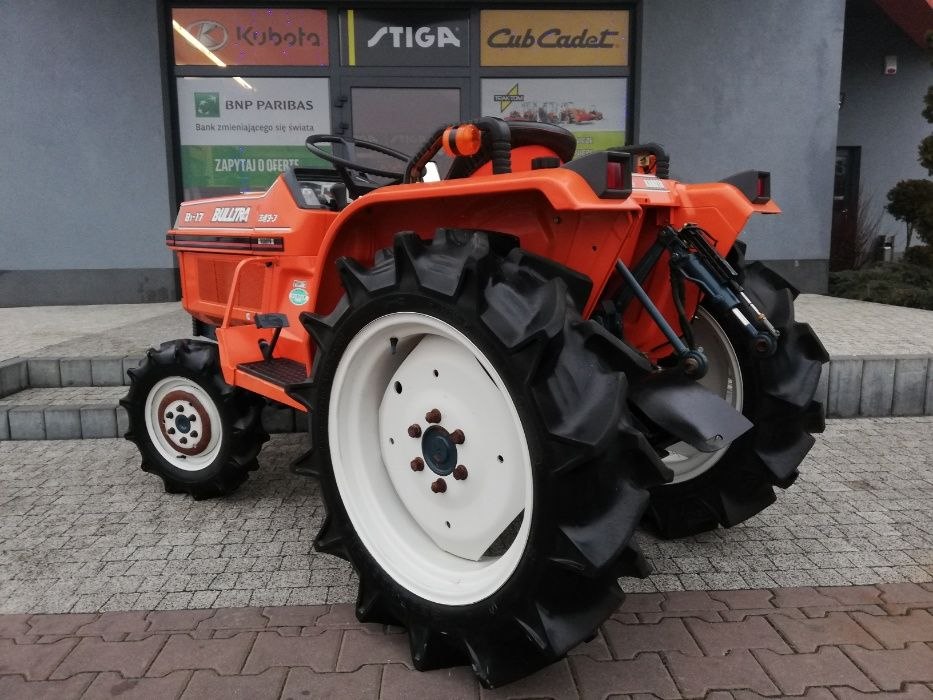 Mały japoński traktor Kubota Bulltra B1-17 4x4 17KM diesel 3 cylindry Radomsko - image 1