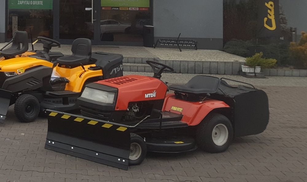Kosiarka traktor ogrodowy MTD pług śnieżny Radomsko - image 1