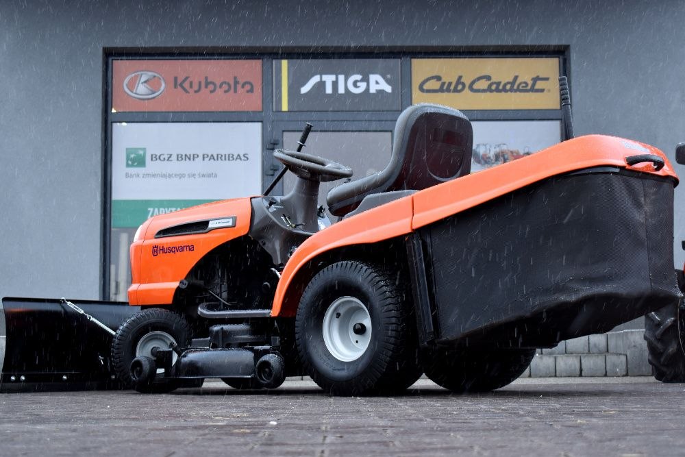 Trak-Tom Traktorek kosiarka Husqvarna CTH180 z pługiem śnieżnym Kawasa Radomsko - image 1