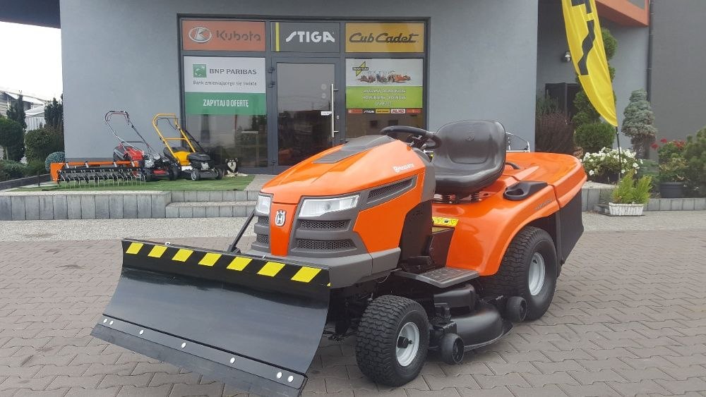 Duża Husqvarna CTH V2 traktor kosiarka odśnieżarka idealna pług pompa Radomsko - image 1