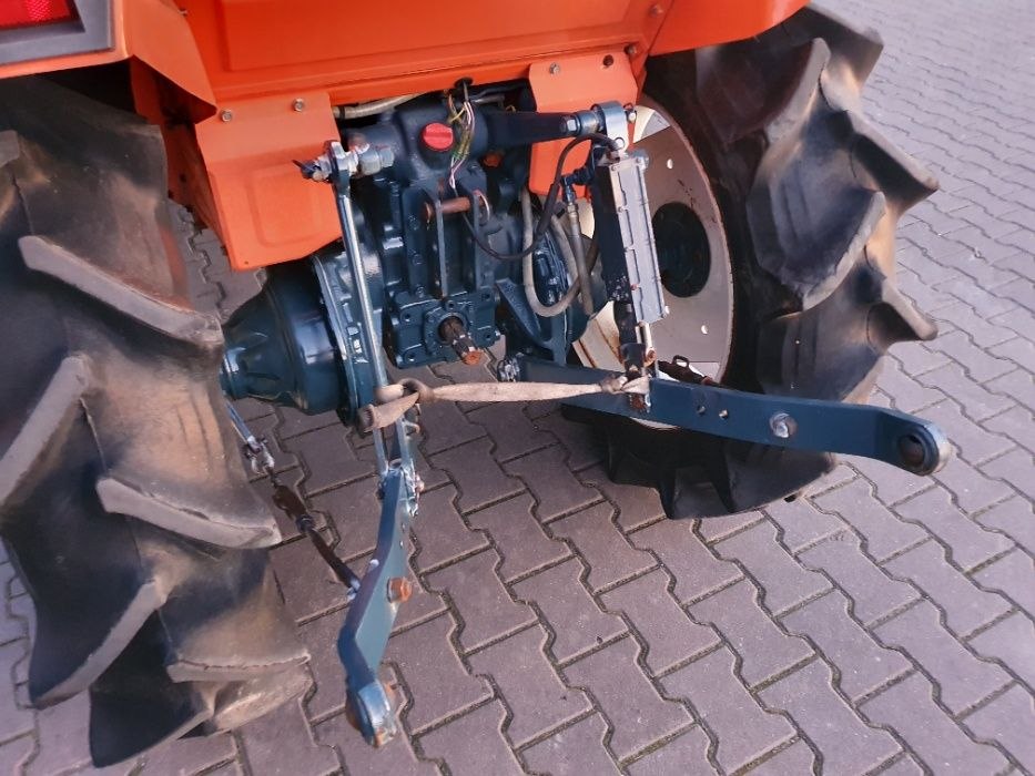 Traktor ogrodowy Kubota Sunshine L1-22 Monroematic 4WD 22KM rewers PTO Radomsko - image 1