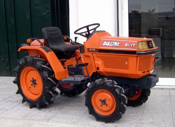 Mini traktorek ogrodniczy Kubota Bulltra B1-17, 17 KM, 4x4, gwarancj Poczesna - image 1